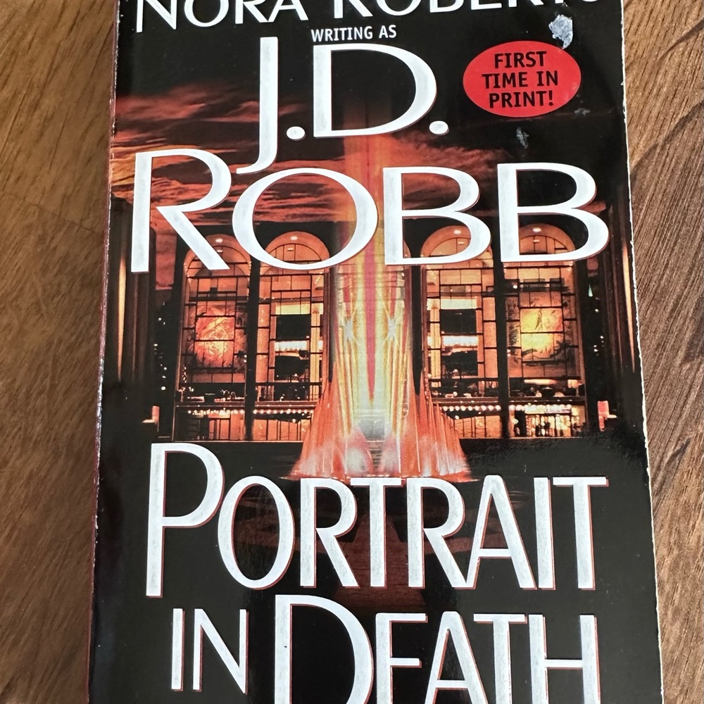 J.D. Robb 'Portrait in Death' Book